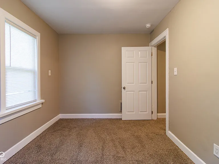 3328 E New York St — Photo 11