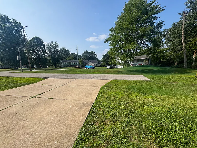 Hood Dr — Photo 31