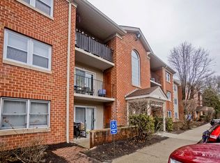 34 Maple Crest Cir APT F, Holyoke, MA 01040