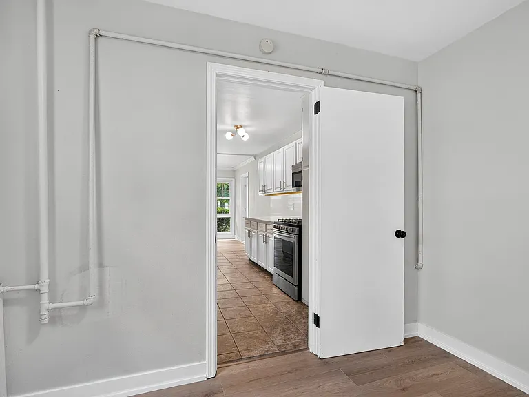 2844 Westlawn St — Photo 27