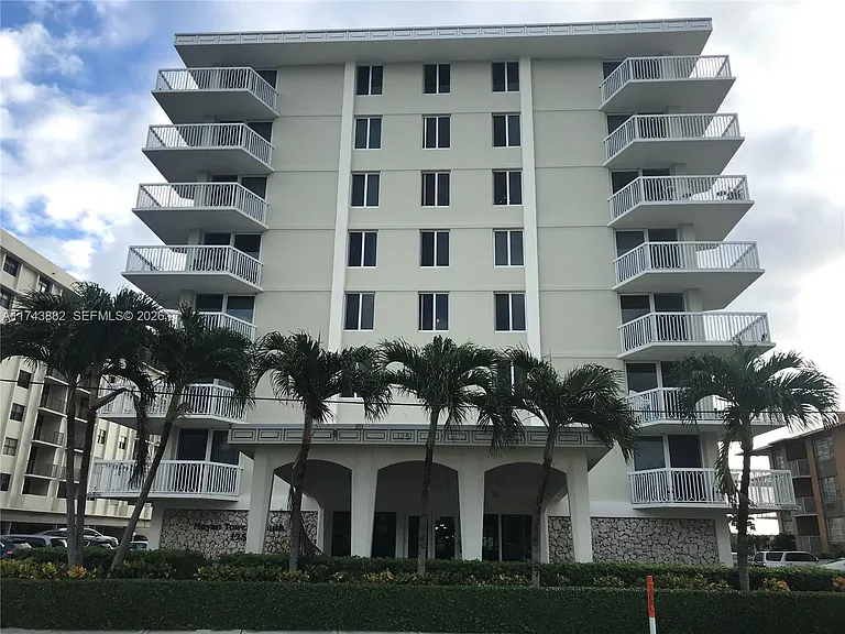 125 Ocean Ave #402 — Photo 26