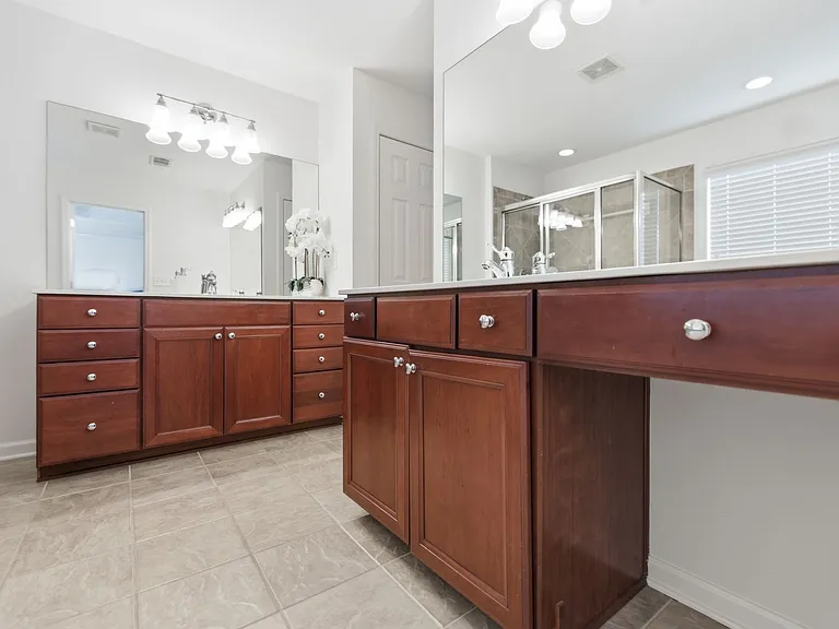 4953 Colchester Ct SE — Photo 9