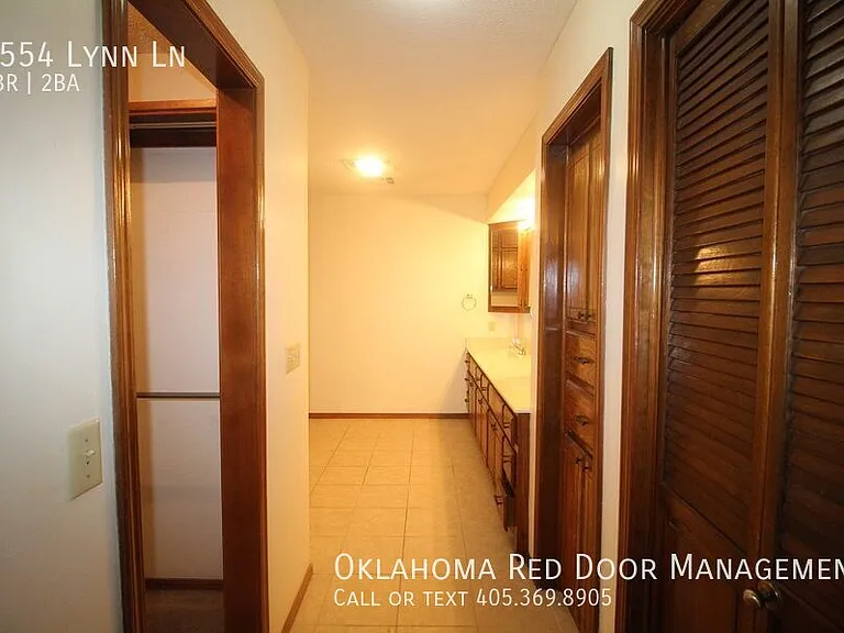 2554 Lynn Ln — Photo 8
