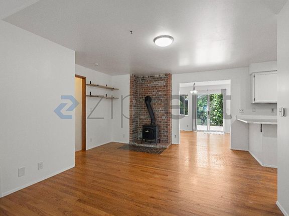 2nd image of 13005 NE 109th Pl