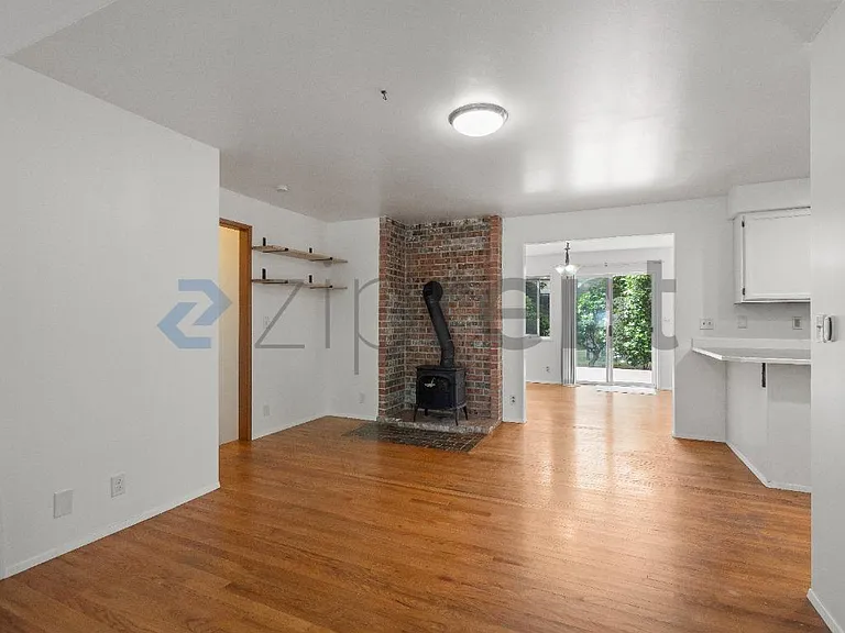 13005 NE 109th Pl — Photo 4
