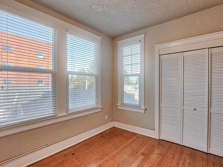 212 N G St — Photo 25