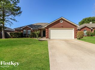 525 Brandy Ct, Saginaw, TX 76179