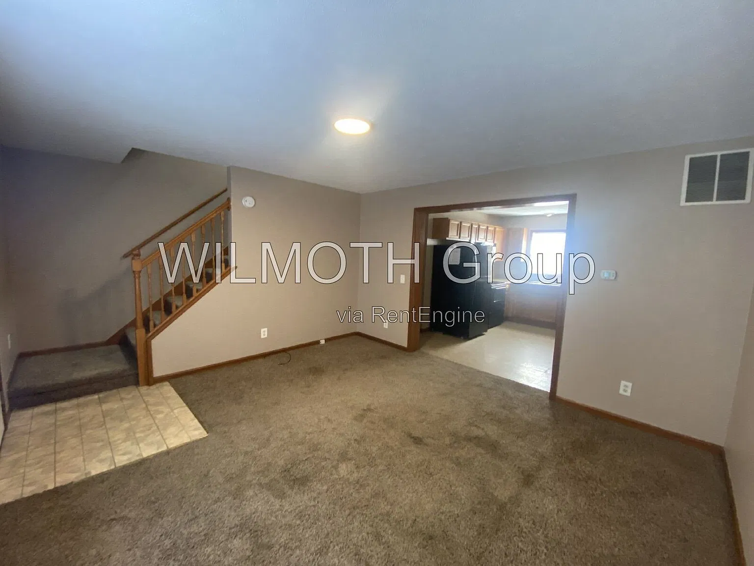 2 bed, 1.5 bath, 1045 sqft, $1,050 — Photo 3