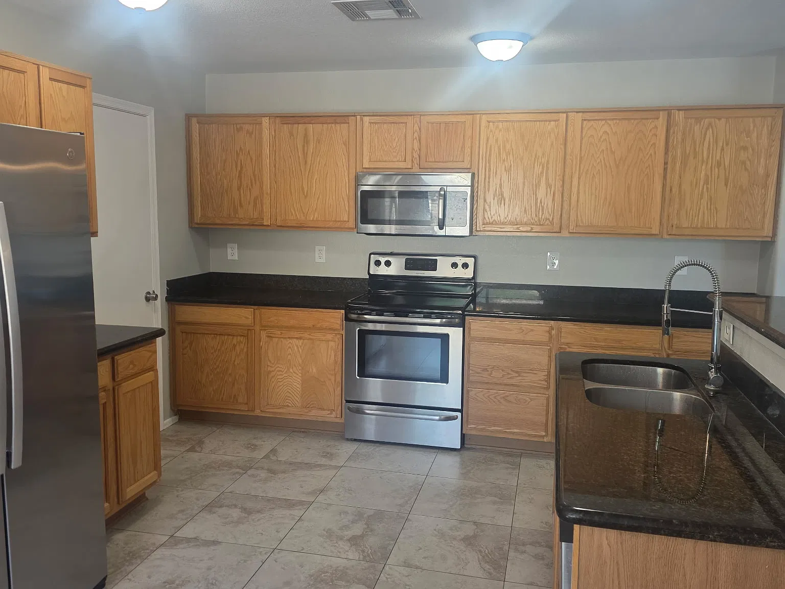 3172 W Rose Garden Lane — Photo 2