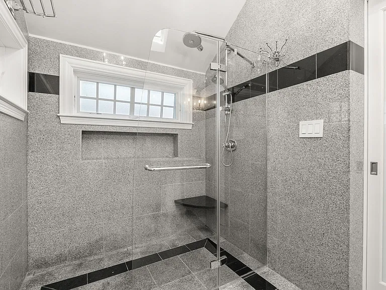 4 Gracewood Park — Photo 27
