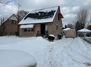 7125 Minotola Ave, Mississauga, ON L4T2S9