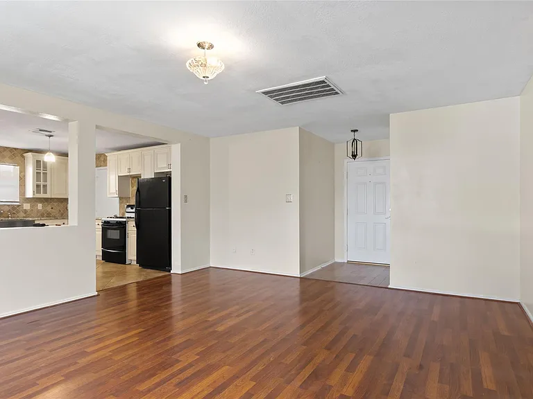 5815 Clerkenwell Dr — Photo 7