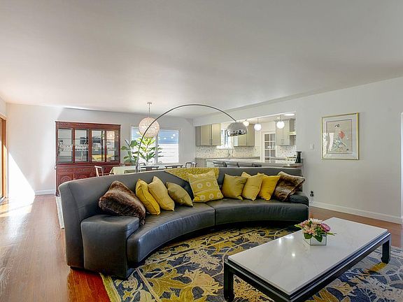 3rd image of 515 La Casa Ave
