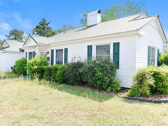 3rd image of 500 Godwin Ave