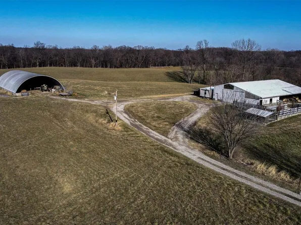 58 W County Line Rd, Brighton, IL 62012