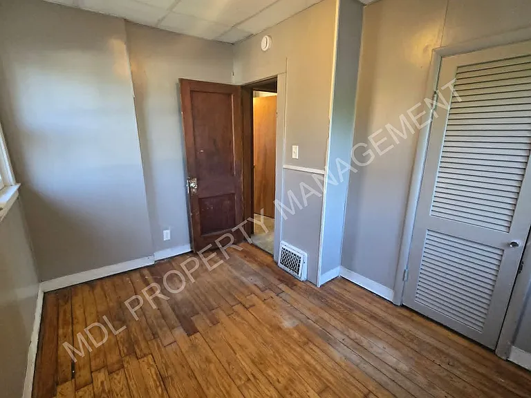 1715 Green St — Photo 5