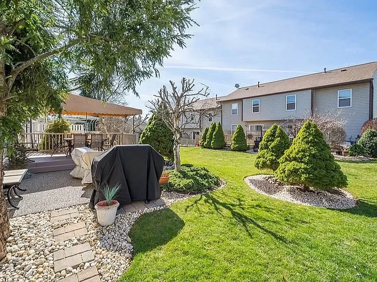 1462 Yorktowne Dr — Photo 26