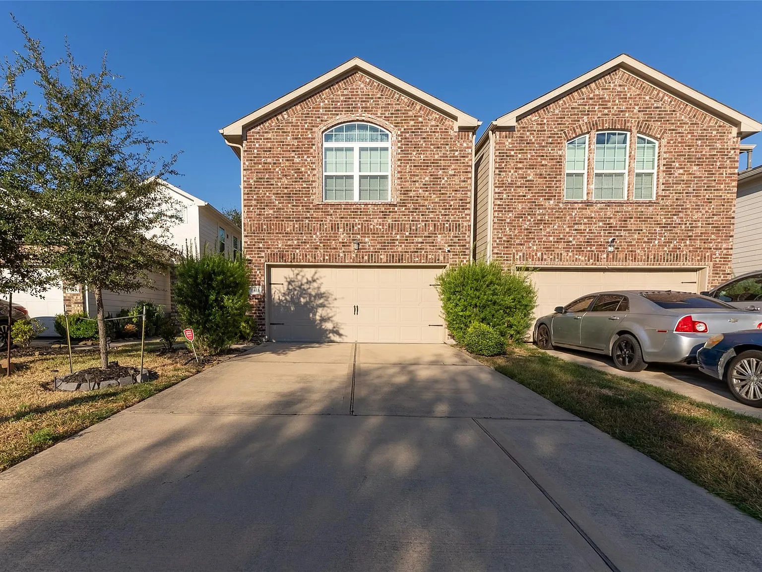 3 bed, 2.5 bath, 2270 sqft, $2,100 — Photo 1