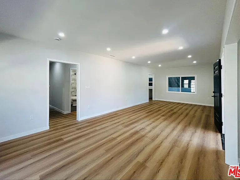 14726 Friar St — Photo 3