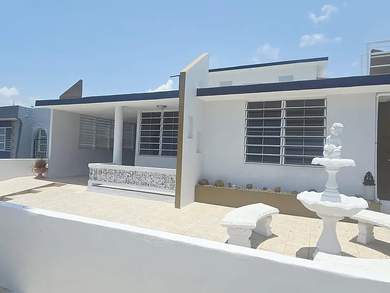 4 Urb Medina #D-6 — Photo 2