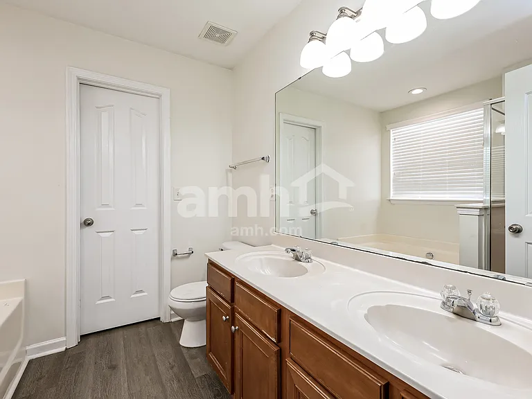 104 Portland Falls Dr — Photo 16