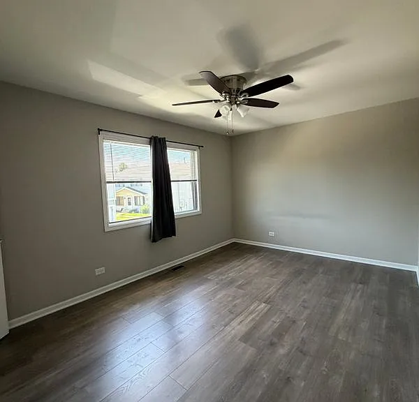 29W603 Winchester Cir N #4 — Photo 8