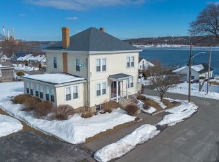 8 Westhill Ave, Somerset, MA 02726