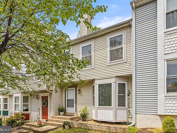 2nd image of 4 Falmouth Ct