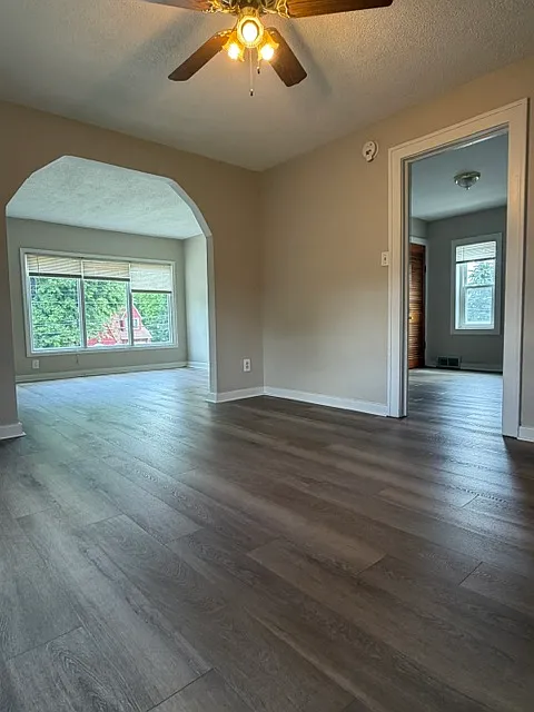 2 bed, 1000 sqft, $1,200 — Photo 2