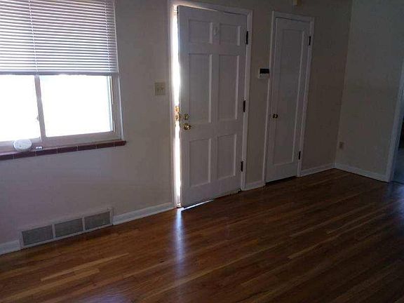 5th image of 1570 S Zuni St