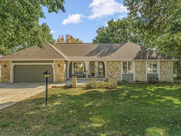 2300 SW Alameda Dr, Topeka, KS 66614