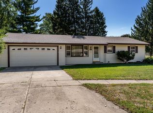 2325 Devon Ct, Loves Park, IL 61111