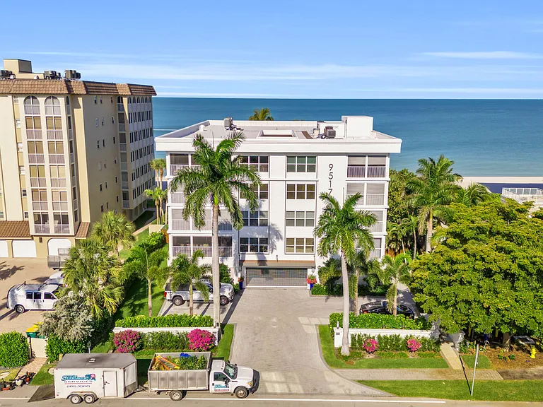 9517 Gulf Shore Dr #DRIVE202 — Photo 1