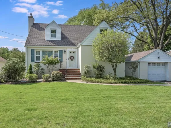 547 Bryant Pl, River Vale, NJ 07675