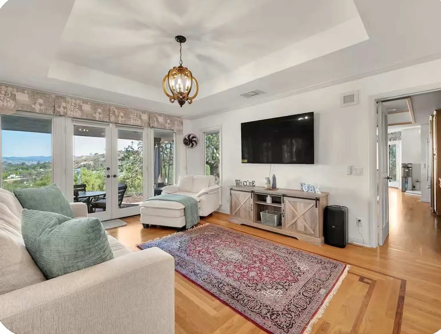 4 bed, 2.0 bath, $11,246 — Photo 2