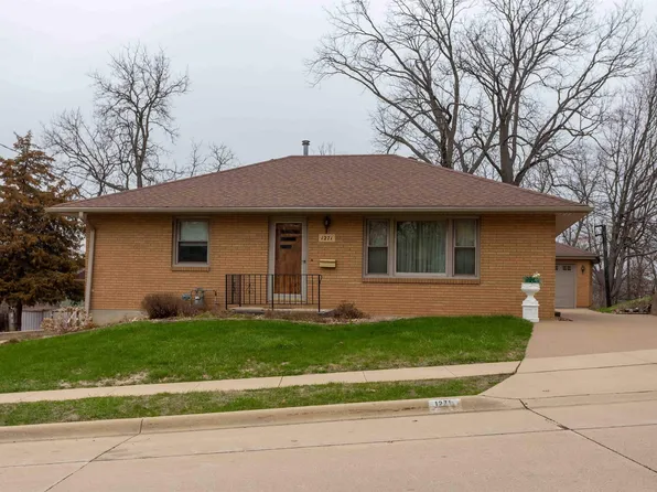 1271 Cleveland Ave, Dubuque, IA 52003