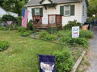 186 McKinley Dr, Mastic Beach, NY 11951