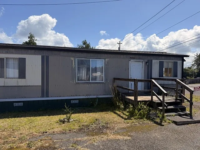 110 W Veterans Ave — Photo 14