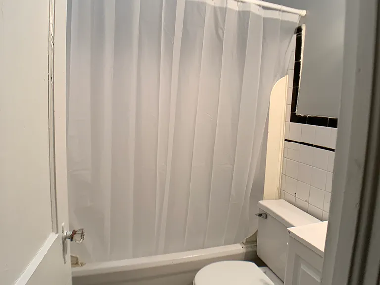 405 S 40th St #2F — Photo 2