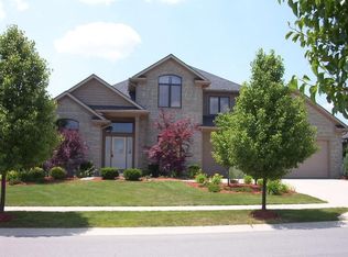 310 Laurelwood Ln, Kendallville, IN