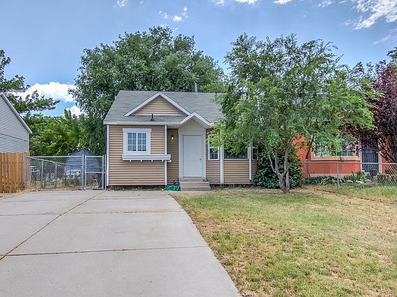 3rd image of 2651 S Melville Dr