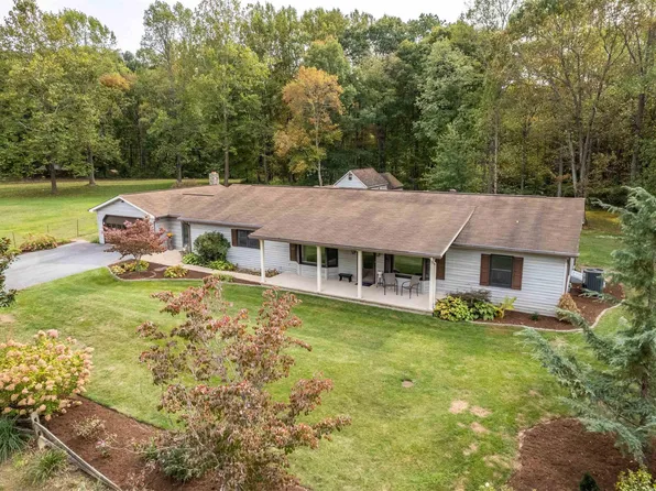 459 Crimora Mine Rd, Crimora, VA 24431
