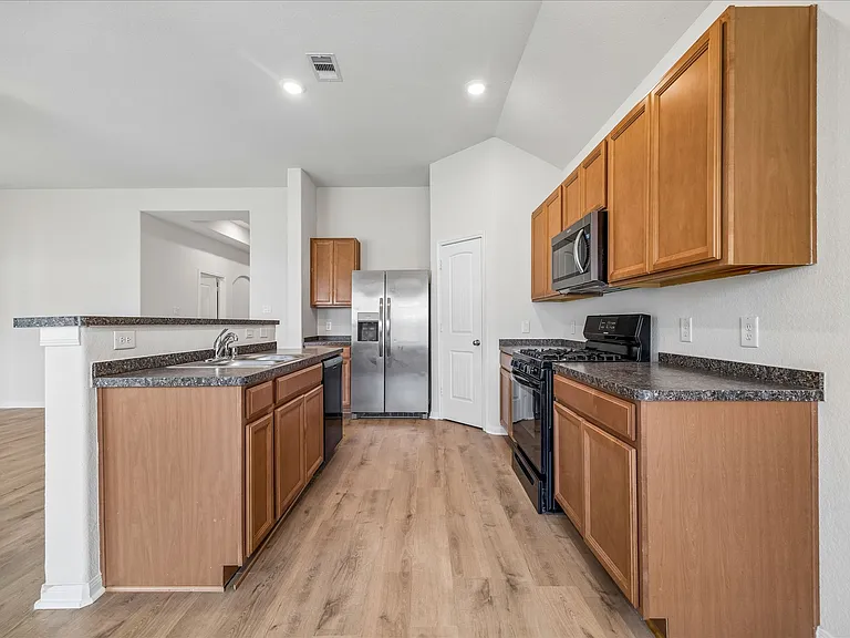 Nyla Spring St — Photo 3