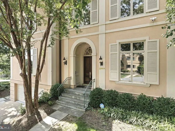 2944 University Ter NW, Washington, DC 20016