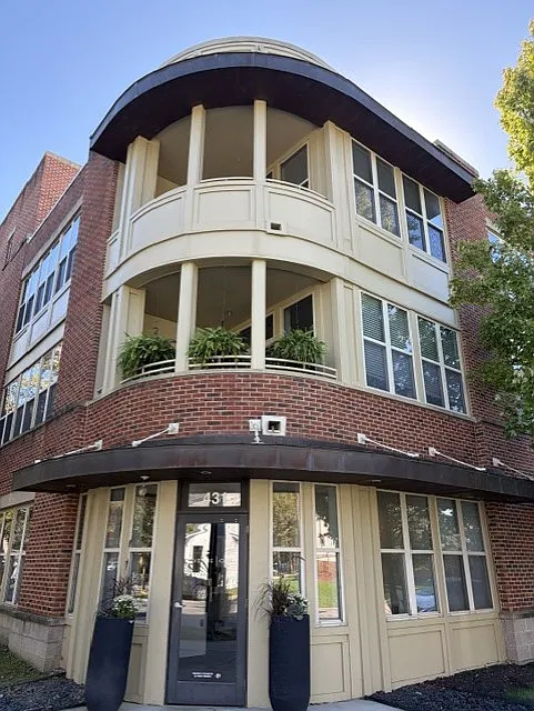 1 bed, 1143 sqft, $1,700 — Photo 2