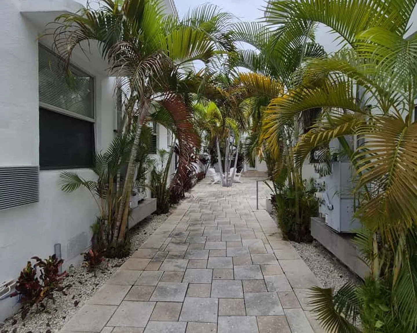 7610 Byron Ave Miami Beach, FL 33141 — Photo 3