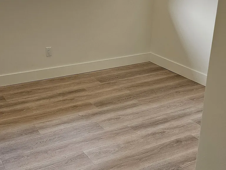 2525 Center Rd — Photo 6