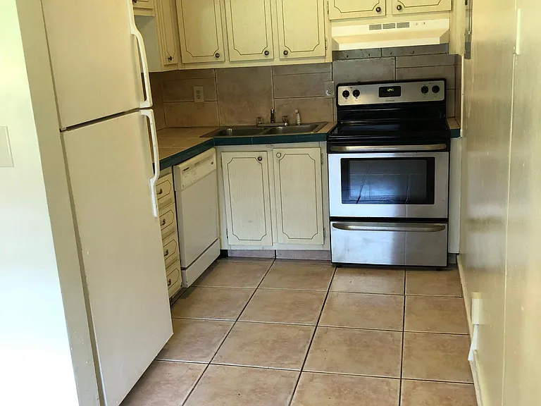 2918 Funston St #32 — Photo 2