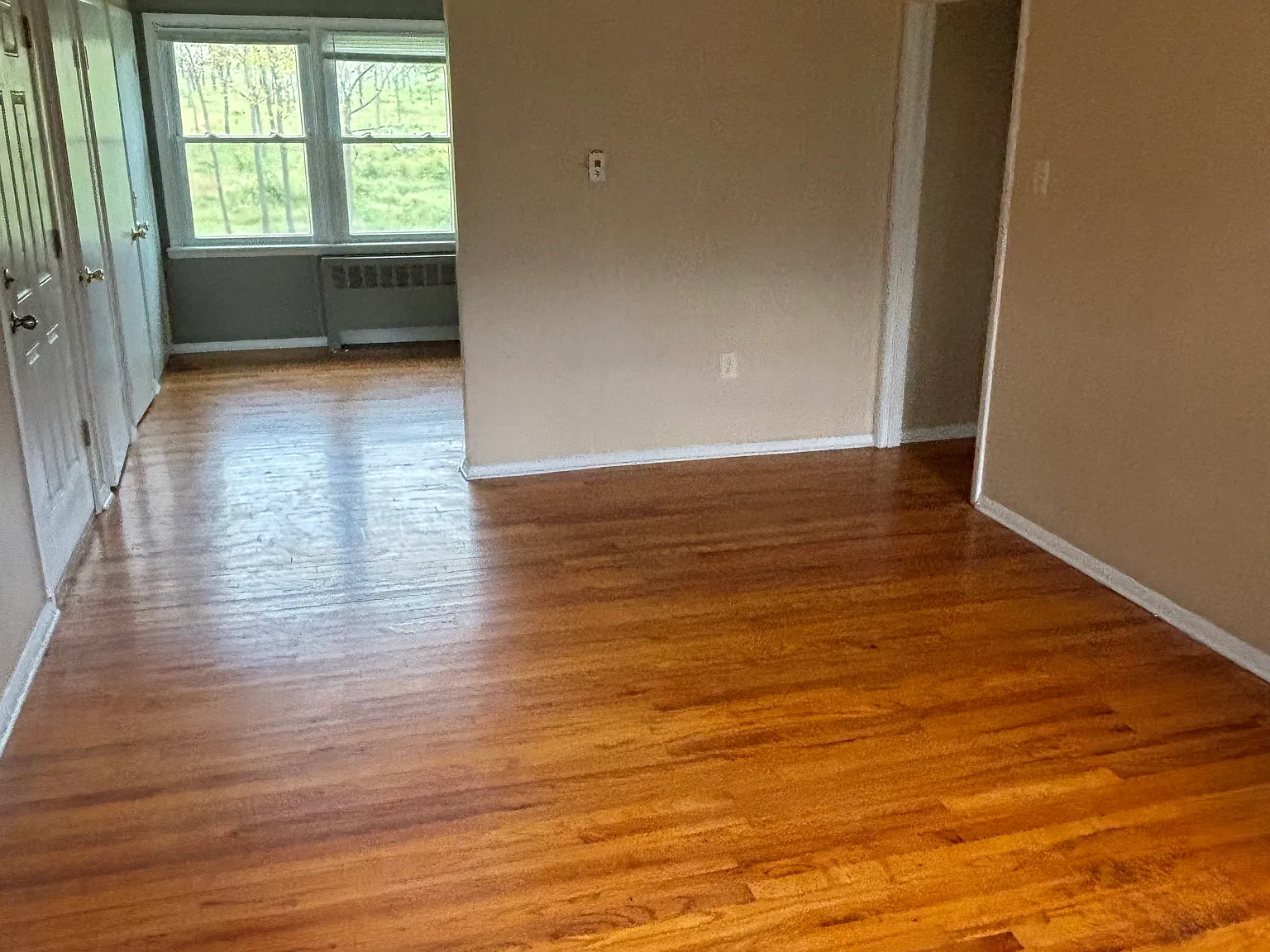 2 bed, 1000 sqft, $2,300 — Photo 1