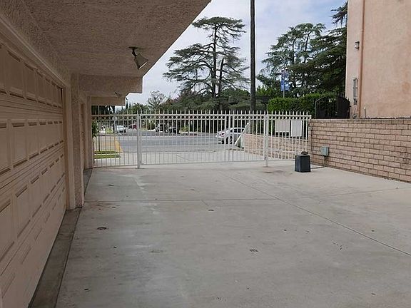 5th image of 16733 Sherman Way APT B
